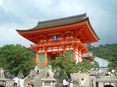 معبد کیومیزو Kiyomizu-dera